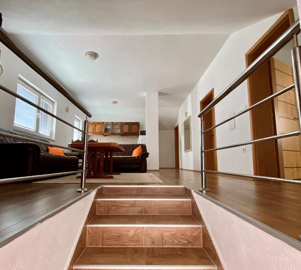 Big Apartment 3 Bedrooms Bihać Exterior foto