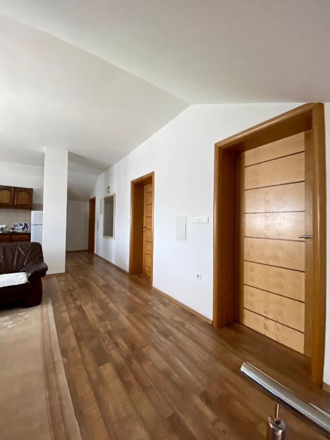 Big Apartment 3 Bedrooms Bihać Exterior foto